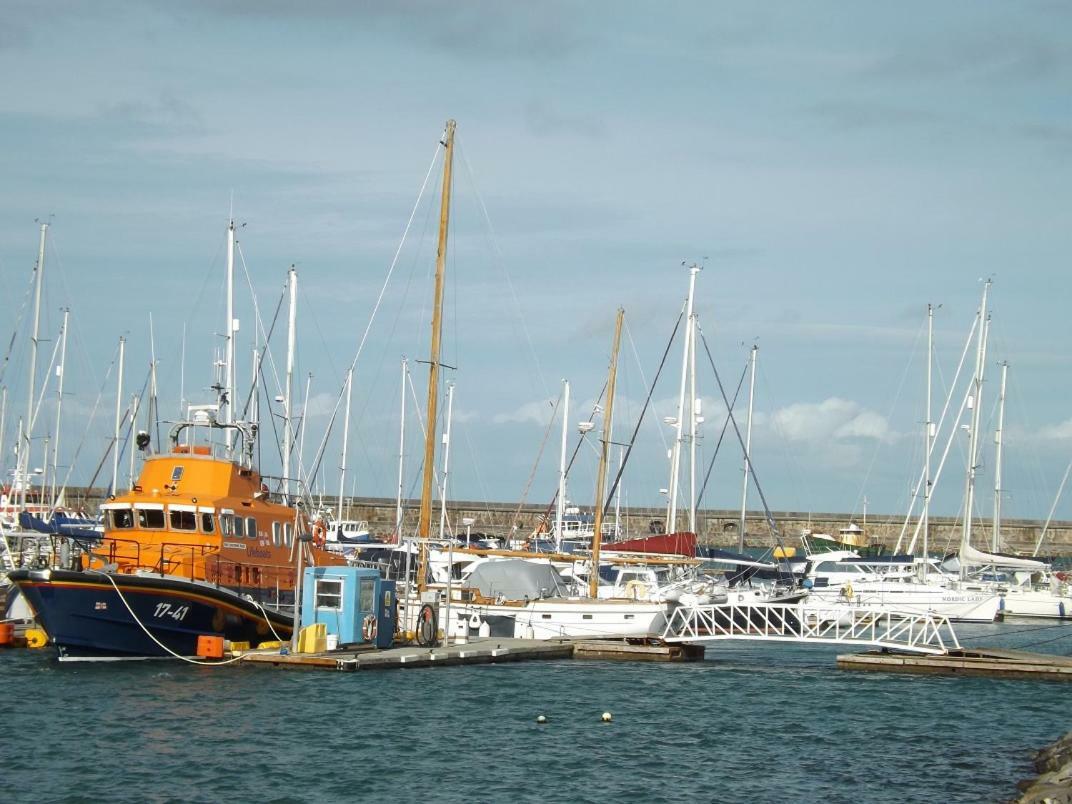 Ynys Lawd, Holyhead Marina Lägenhet Exteriör bild